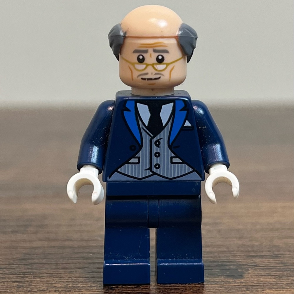 The LEGO Batman Movie Alfred Pennyworth Minifig sh0313